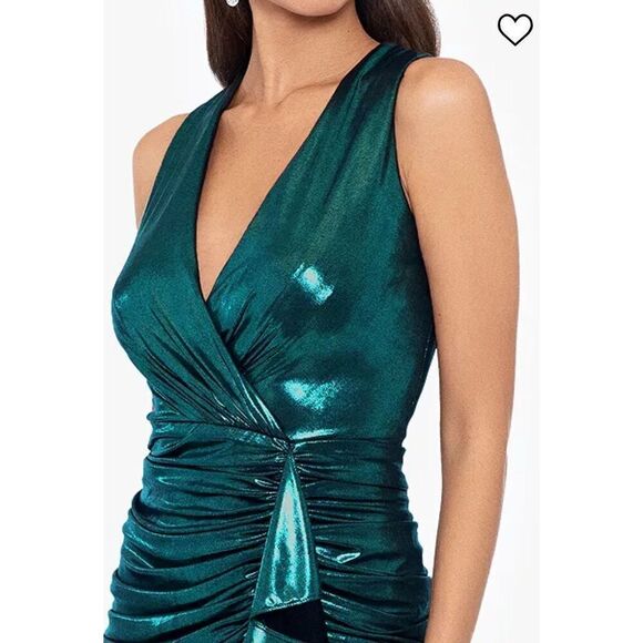 Betsy & Adam Women's Metallic Ruched Ruffled Gown in Green NWT Size 8 - Picture 4 of 8